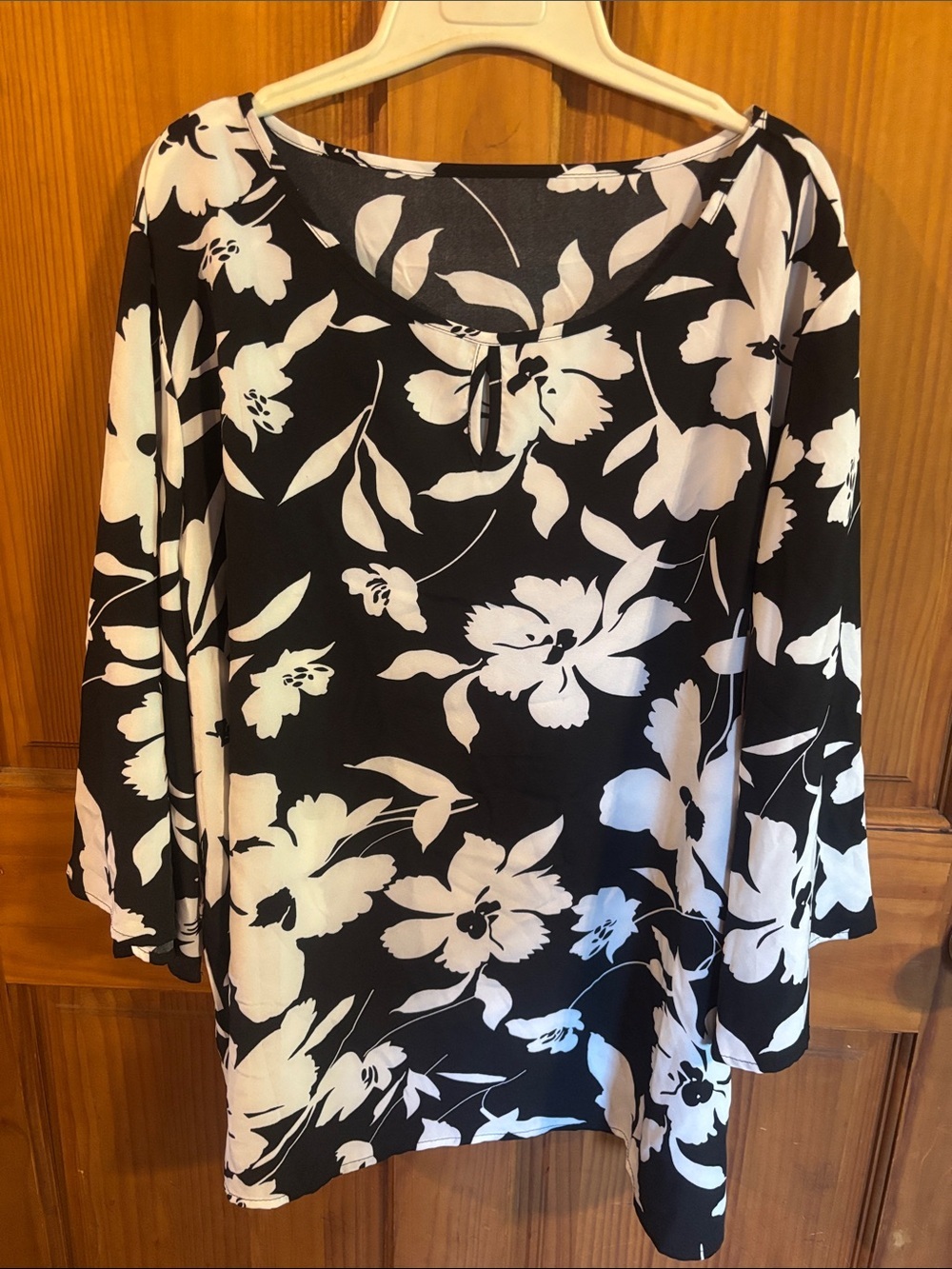 SHEIN Black & White Floral Scoop-Neck Tunic